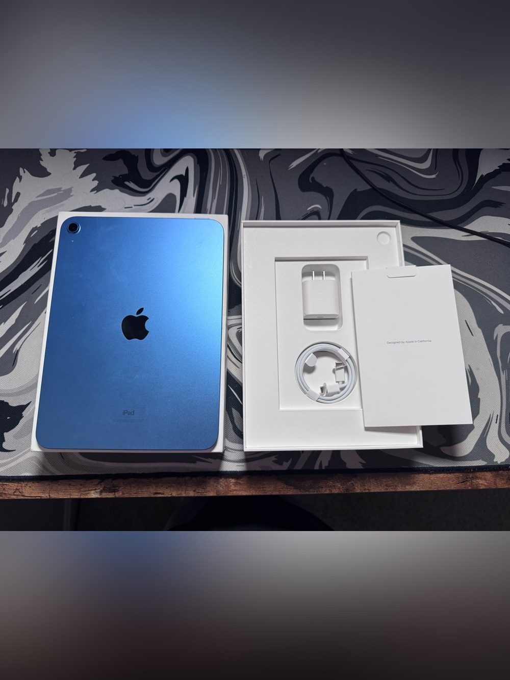 Apple iPad 10th Gen 64GB - Blue (Like New CIB)